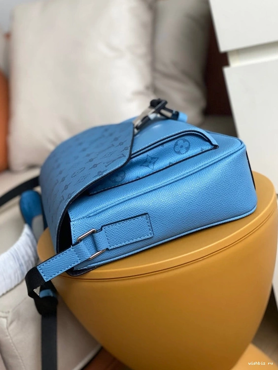 WIS MESSENGER LOUIS VUITTON NEW 1212